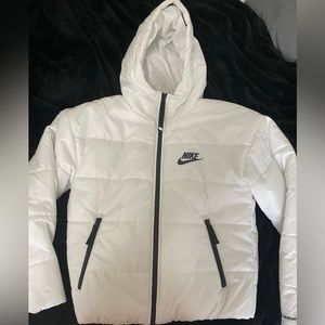 White therma-fit Nike coat